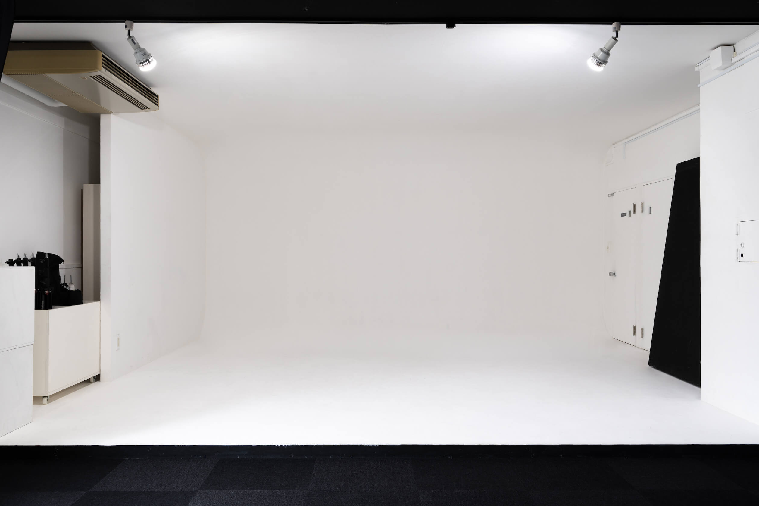 STUDIO 4696(シロクロ)池袋店の写真2