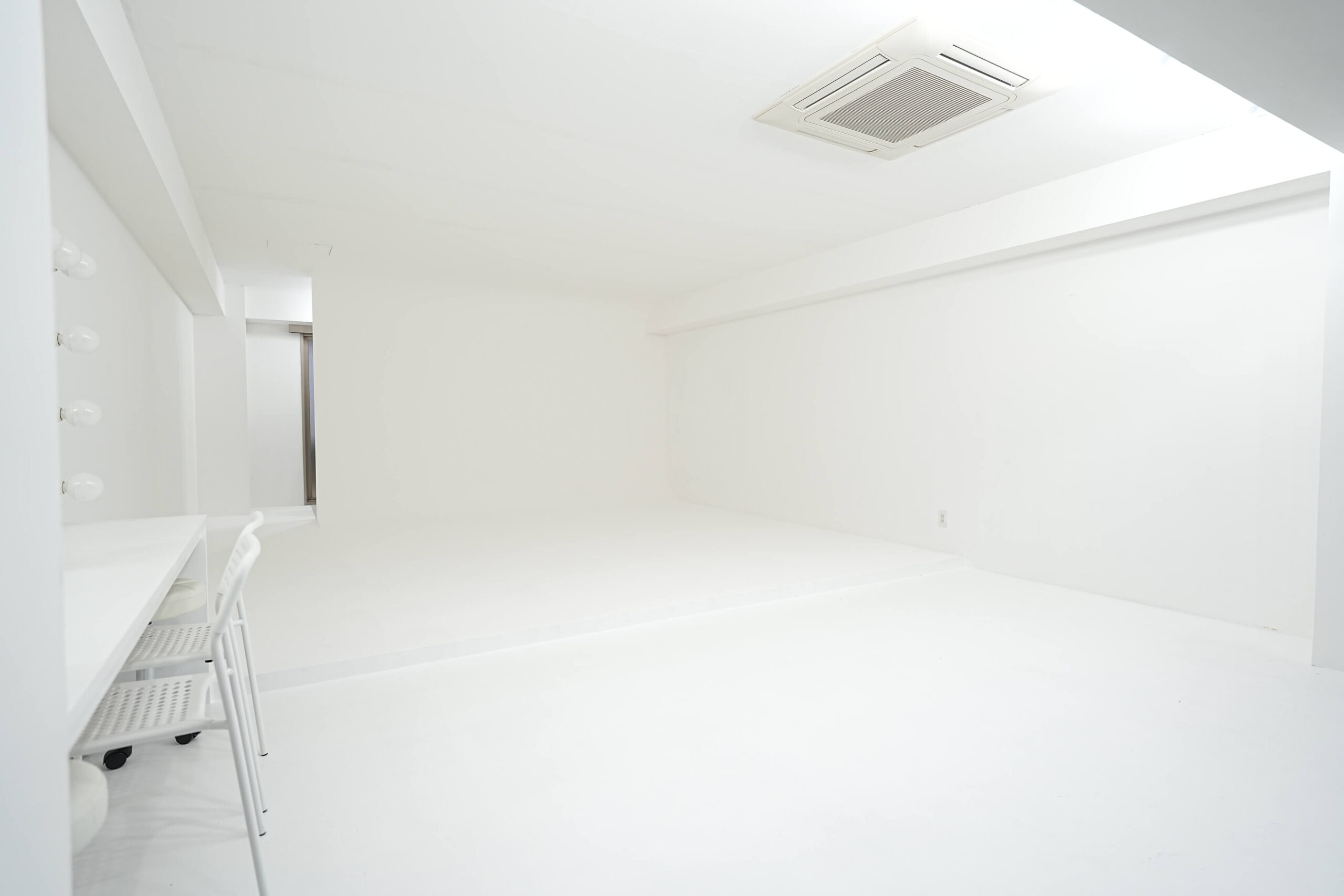STUDIO 4696(シロクロ)中目黒店の写真4