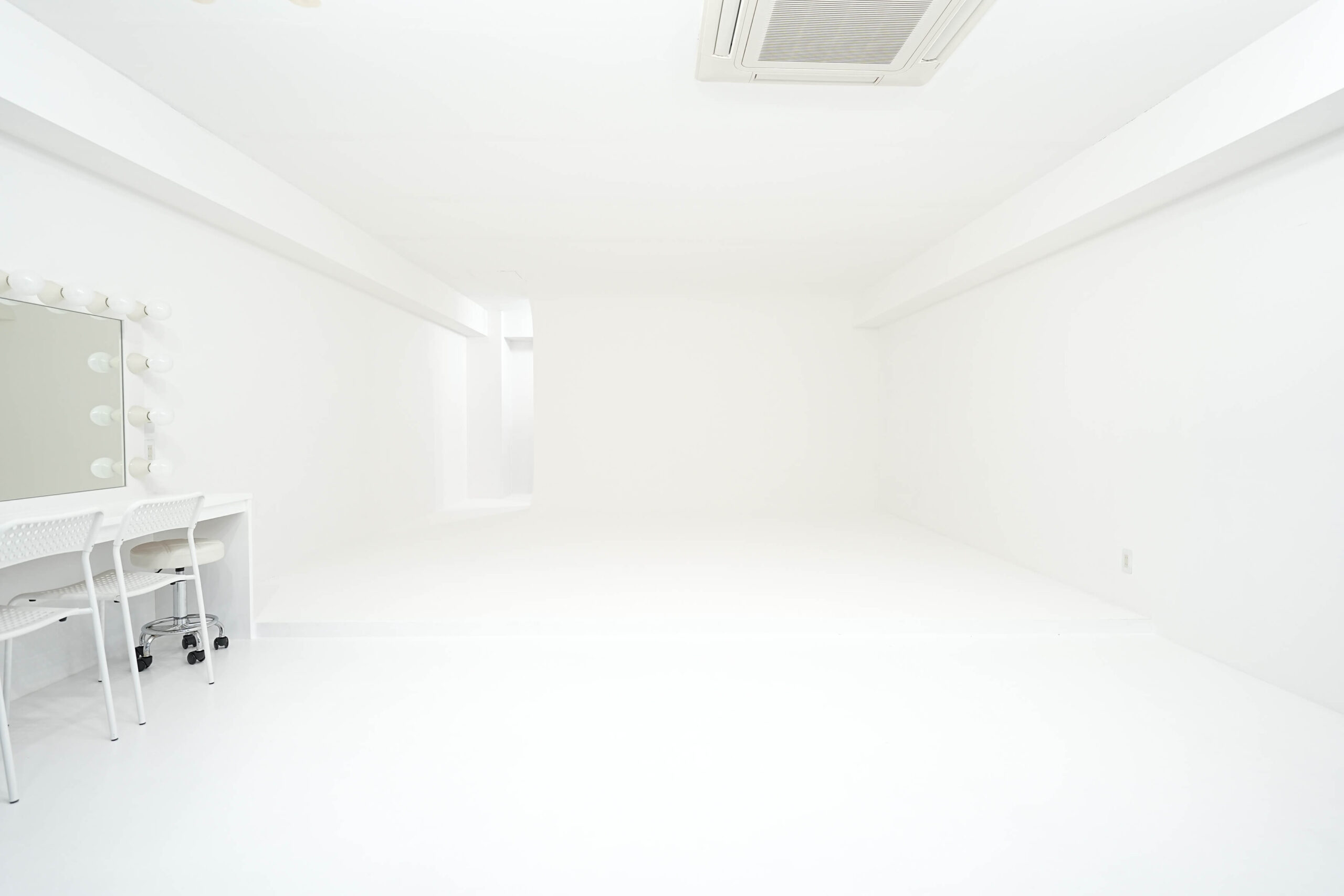 STUDIO 4696(シロクロ)中目黒店の写真3