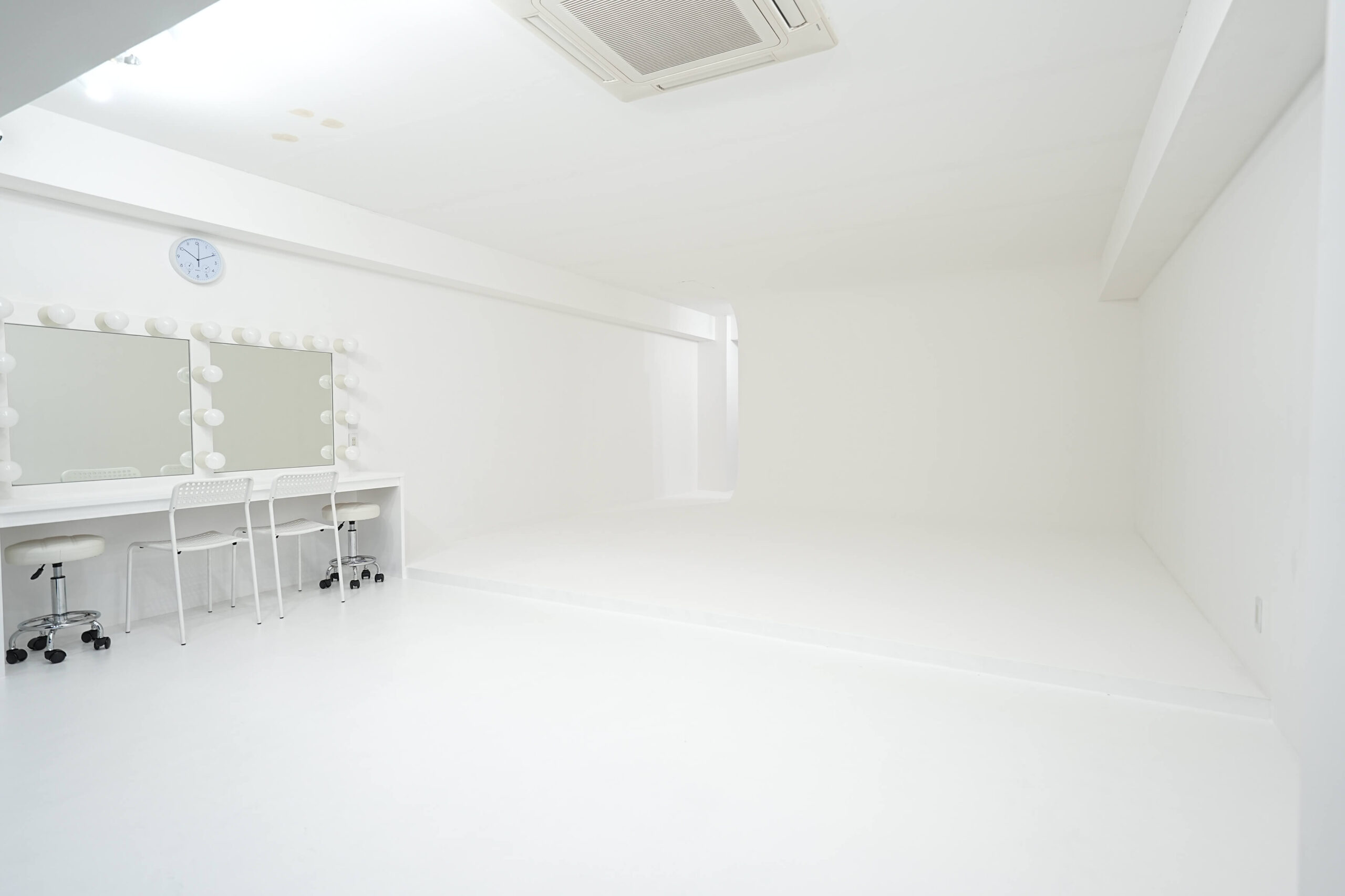 STUDIO 4696(シロクロ)中目黒店の写真2