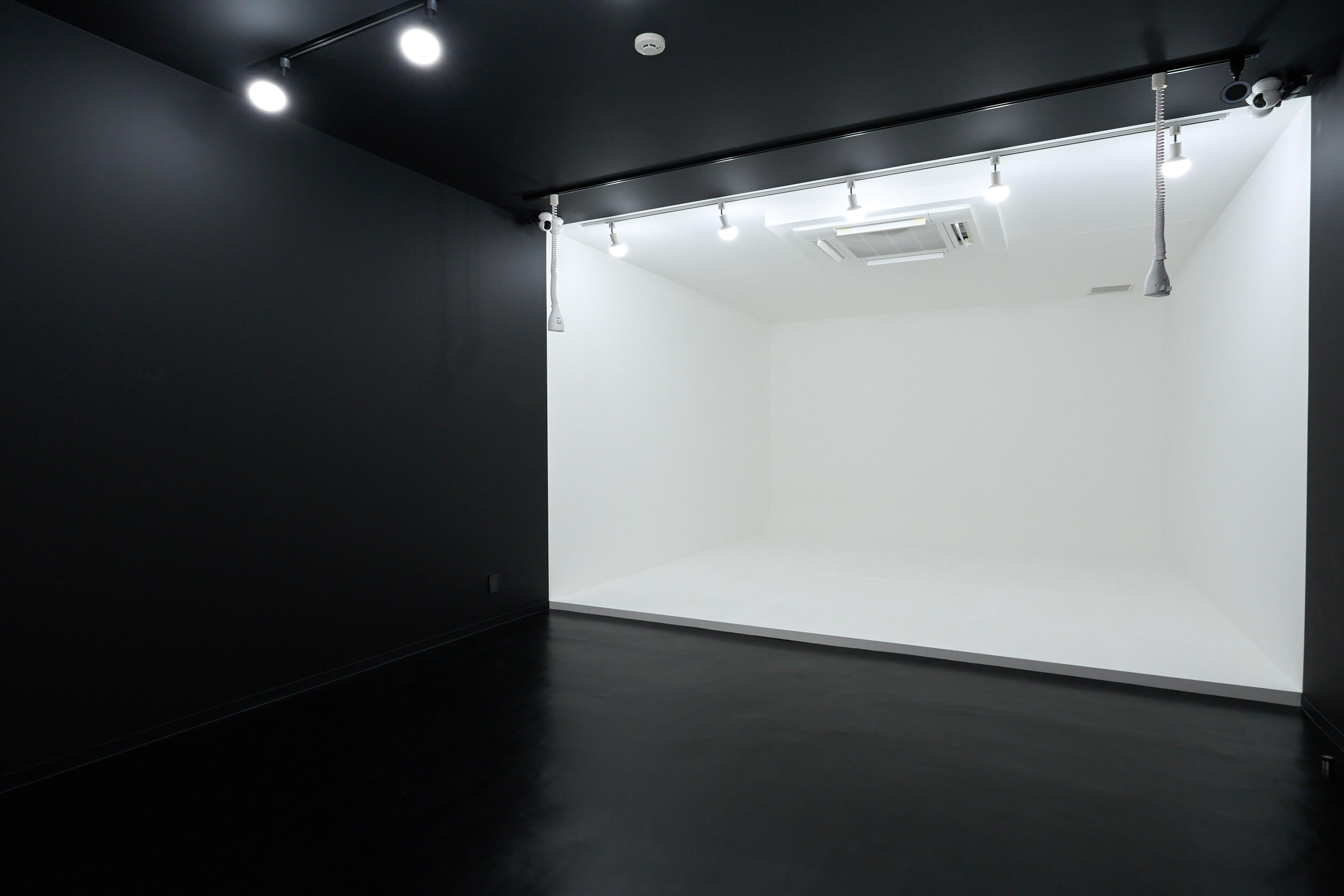 STUDIO 4696(シロクロ)横浜店の写真3
